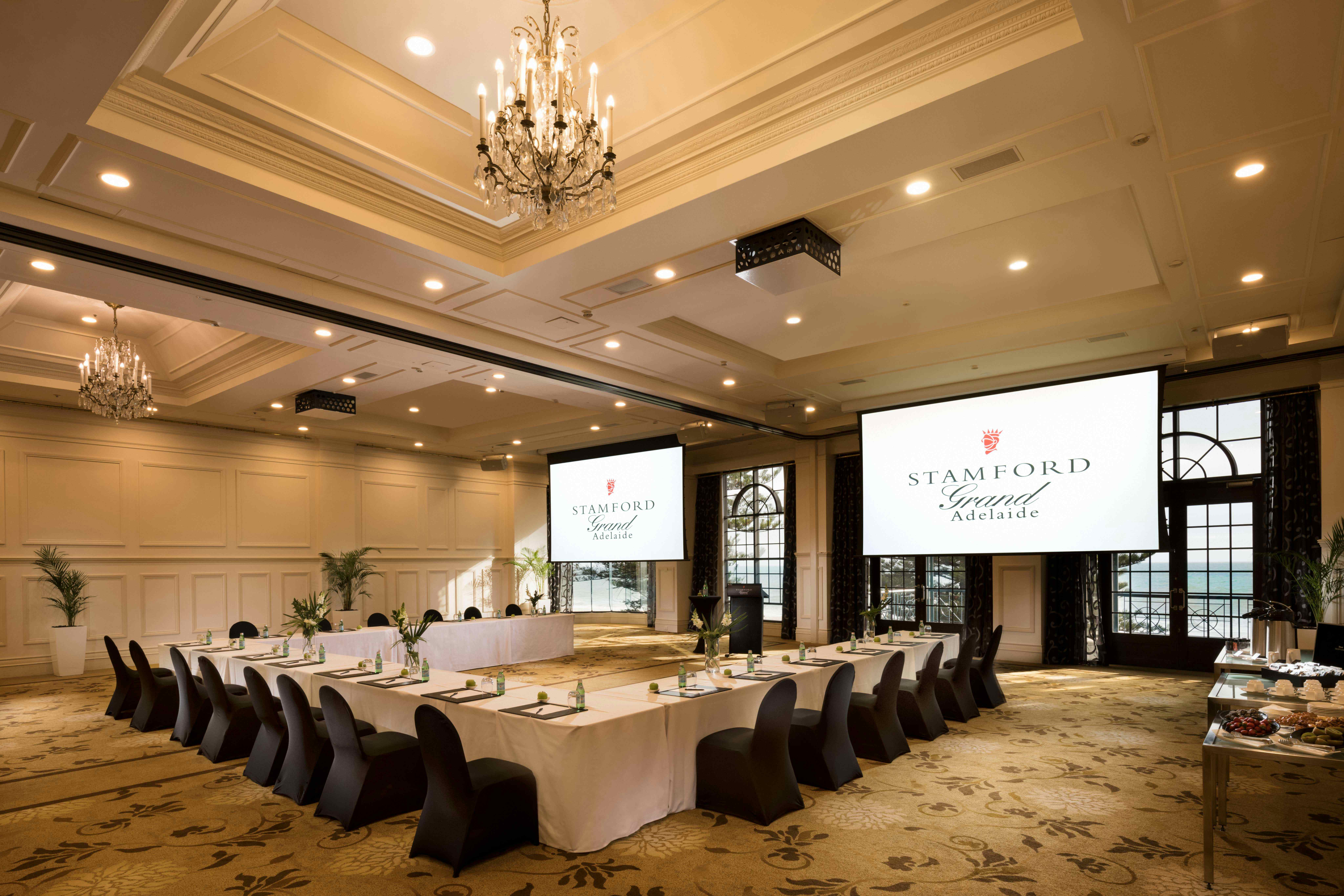 Stamford Grand Adelaide Hotel